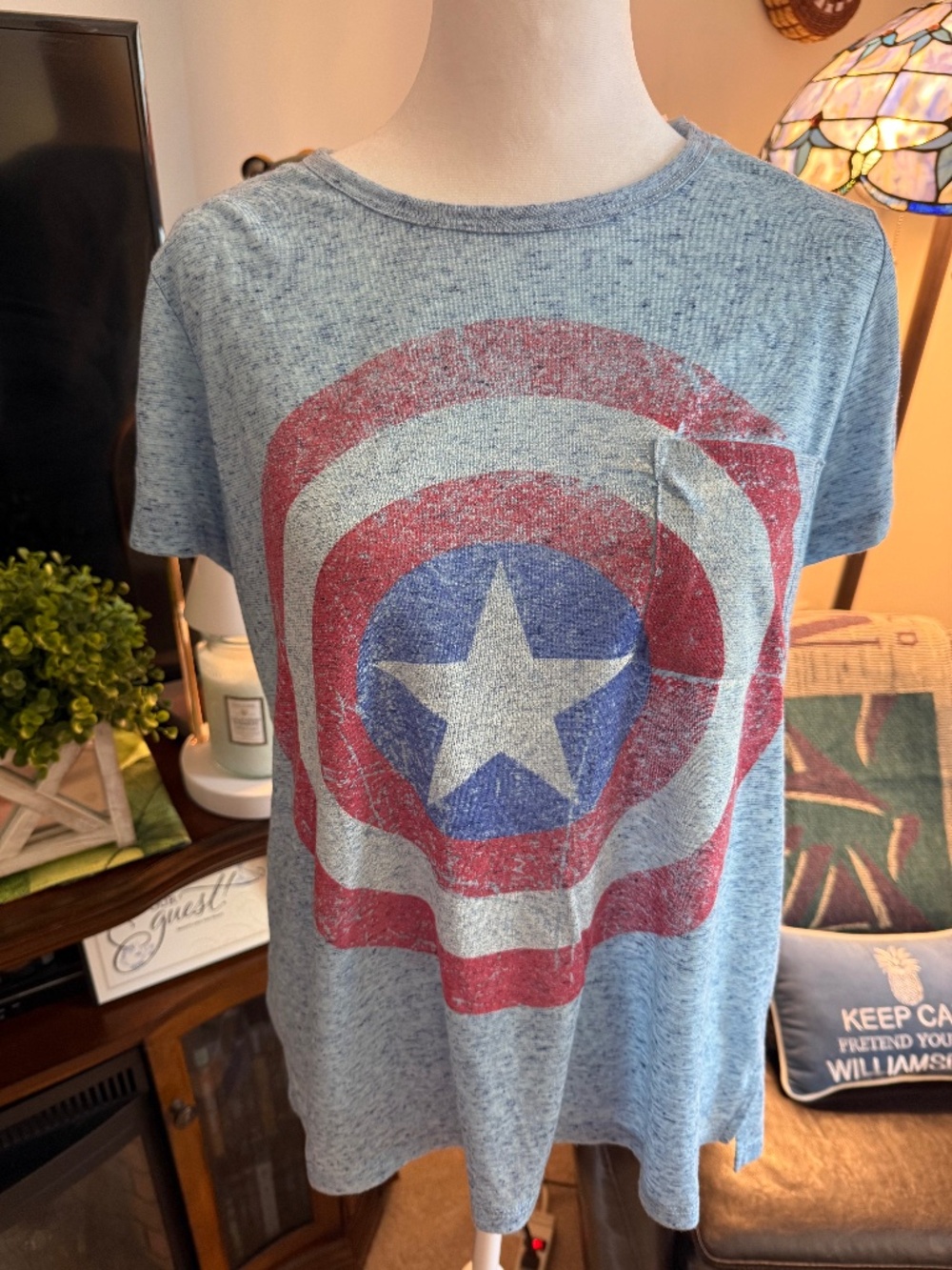 Captain America Women's Light Blue Short Sleeve T-Shirt with Pocket L-NWT